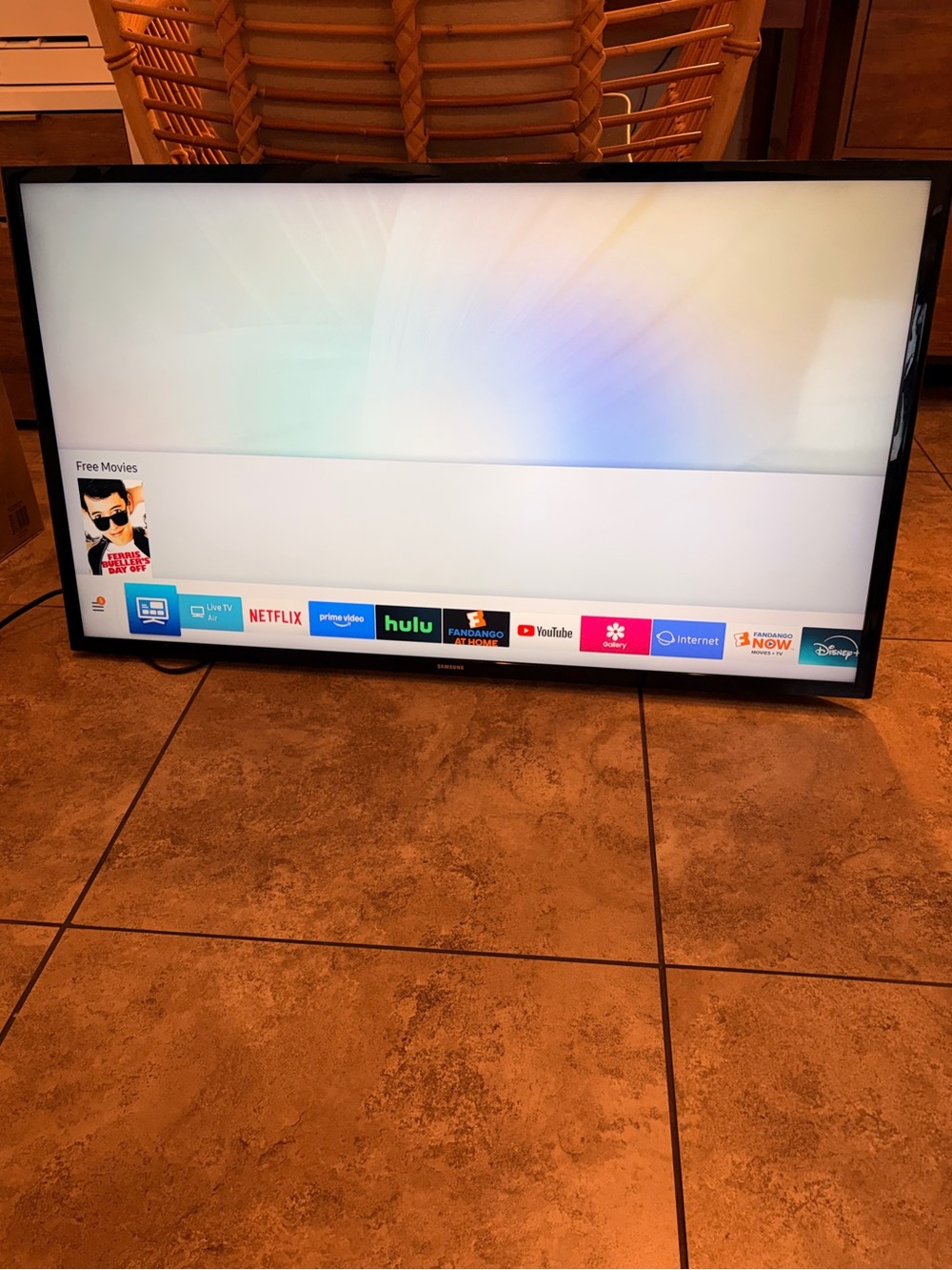 Samsung 40 inch UN40N5200AF Working w/ Remote, Legs, Power Cord, Manual